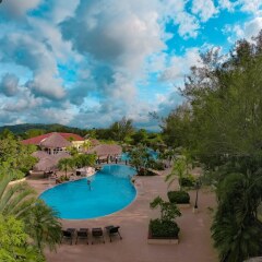 Отель La Ensenada Beach Resort - All Inclusive Гондурас, Тела - отзывы, цены и фото номеров - забронировать отель La Ensenada Beach Resort - All Inclusive онлайн балкон