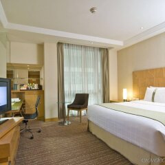 Отель Holiday Inn Bangkok, an IHG Hotel Таиланд, Бангкок - отзывы, цены и фото номеров - забронировать отель Holiday Inn Bangkok, an IHG Hotel онлайн комната для гостей фото 4