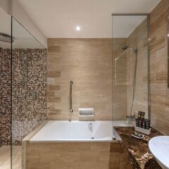 Отель Novotel Singapore Clarke Quay Сингапур, Сингапур - 2 отзыва об отеле, цены и фото номеров - забронировать отель Novotel Singapore Clarke Quay онлайн ванная фото 2