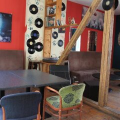 Отель Gramophone Hostel Болгария, Пловдив - отзывы, цены и фото номеров - забронировать отель Gramophone Hostel онлайн развлечения