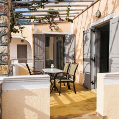 Отель Polydefkis Apartments Греция, Остров Санторини - отзывы, цены и фото номеров - забронировать отель Polydefkis Apartments онлайн балкон