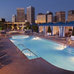 Отель The Peninsula Beverly Hills бассейн фото 3