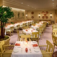 Отель Hilton Los Angeles Airport США, Лос-Анджелес - 10 отзывов об отеле, цены и фото номеров - забронировать отель Hilton Los Angeles Airport онлайн питание фото 2