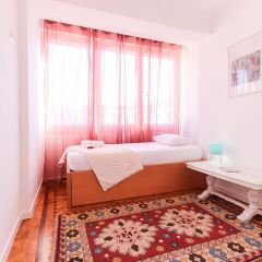 Отель Campo Ourique Duplex by Homing Португалия, Лиссабон - отзывы, цены и фото номеров - забронировать отель Campo Ourique Duplex by Homing онлайн комната для гостей фото 2