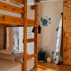 Хостел Happy Porto Hostel & Apartments Порту сейф в номере