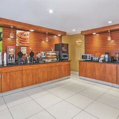 Отель La Quinta Inn & Suites Columbus West - Hilliard питание фото 3