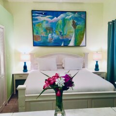 Azure Hotel and Art Studio in Simpson Bay, Sint Maarten from 137$, photos, reviews - zenhotels.com guestroom