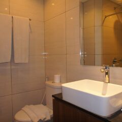 Отель Grand Mirah Boutique Hotel Индонезия, Бали - отзывы, цены и фото номеров - забронировать отель Grand Mirah Boutique Hotel онлайн ванная