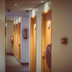 Отель Tourist Inn Budget Hotel - Hostel Нидерланды, Амстердам - 1 отзыв об отеле, цены и фото номеров - забронировать отель Tourist Inn Budget Hotel - Hostel онлайн интерьер отеля фото 2