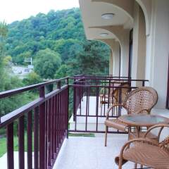 Best Western Plus Paradise Hotel Dilijan балкон