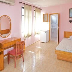 Отель Family Hotel Flora Болгария, Несебр - отзывы, цены и фото номеров - забронировать отель Family Hotel Flora онлайн удобства в номере фото 2