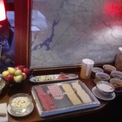 Отель Eastern & Western Comfort Hostelboat спа