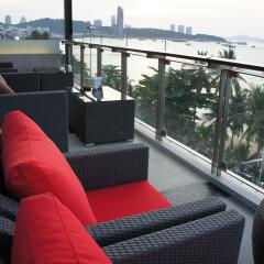 Отель Serenotel Pattaya Beach Front пляж фото 3