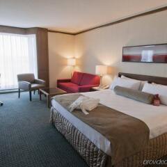 Отель Crowne Plaza Gatineau-Ottawa Канада, Гатино - отзывы, цены и фото номеров - забронировать отель Crowne Plaza Gatineau-Ottawa онлайн комната для гостей фото 3