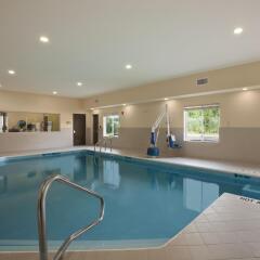 Отель Quality Inn & Suites Glenmont - Albany South бассейн