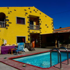 Los Amigos Hostel бассейн