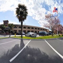 Отель BEST WESTERN PLUS Brookside Inn парковка