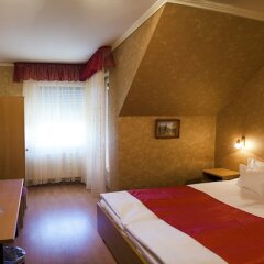 Arany Patkó Hotel & Restaurant сейф в номере