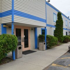 Отель Rodeway Inn North Columbus парковка