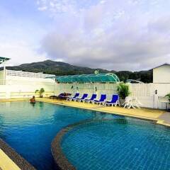 Arita Hotel Patong бассейн