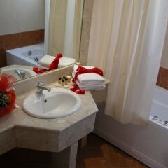 Ithea Suites Hotel ванная