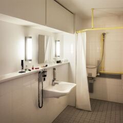 Отель ibis Nürnberg City am Plärrer Германия, Нюрнберг - отзывы, цены и фото номеров - забронировать отель ibis Nürnberg City am Plärrer онлайн ванная фото 2