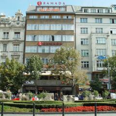 Отель Ramada by Wyndham Prague City Centre Чехия, Прага - - забронировать отель Ramada by Wyndham Prague City Centre, цены и фото номеров городской автобус