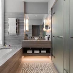 Отель The Trafalgar St. James London, Curio Collection by Hilton 5* Люкс Trafalgar с различными типами кроватей фото 3