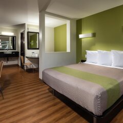 Отель Motel 6 Canoga Park США, Лос-Анджелес - отзывы, цены и фото номеров - забронировать отель Motel 6 Canoga Park онлайн комната для гостей фото 3