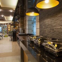 Отель SG Amira Boutique Hotel Болгария, Банско - отзывы, цены и фото номеров - забронировать отель SG Amira Boutique Hotel онлайн гостиничный бар