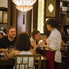 Отель Oriental Suites Ханой гостиничный бар