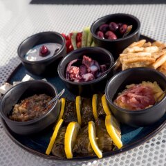 Отель Ikies Traditional Houses Греция, Остров Санторини - 1 отзыв об отеле, цены и фото номеров - забронировать отель Ikies Traditional Houses онлайн спа