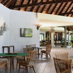 Отель Dinarobin Beachcomber Golf Resort & Spa гостиничный бар