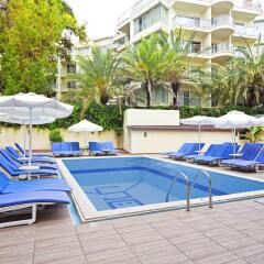Sol Beach Hotel Турция, Мармарис - отзывы, цены и фото номеров - забронировать отель Sol Beach Hotel - All Inclusive - Adults Only онлайн бассейн