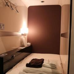 Отель First Cabin Hakata Япония, Фукуока - отзывы, цены и фото номеров - забронировать отель First Cabin Hakata онлайн комната для гостей фото 3