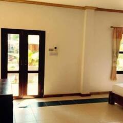 Отель Villa Oasis Luang Prabang сейф в номере