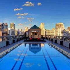 Отель Chateau de Bangkok бассейн