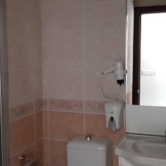 Gür Hotel Турция, Пелиткой - отзывы, цены и фото номеров - забронировать отель Gür Hotel онлайн ванная