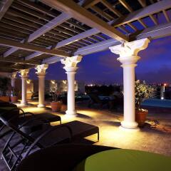 Отель Chillax Resort Бангкок бассейн