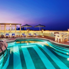 Avenue Hotel бассейн