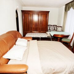Гостиница Funny Dolphins Apartments Kropotkinskiy в Москве отзывы, цены и фото номеров - забронировать гостиницу Funny Dolphins Apartments Kropotkinskiy онлайн Москва комната для гостей фото 3