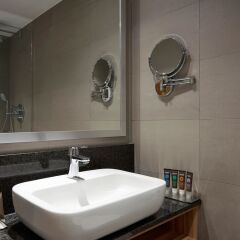 Отель Novotel London Stansted Airport ванная
