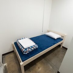 Inno Guesthouse & Bar Hongdae - Hostel сейф в номере