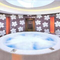 Hues Boutique Hotel бассейн