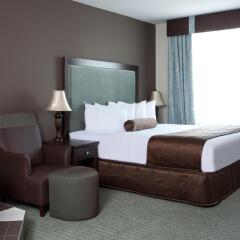 Coast Lethbridge Hotel & Conference Centre комната для гостей