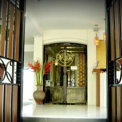 Апартаменты The Nara-ram 3 Suite Boutique Service Apartment Бангкок интерьер отеля фото 2