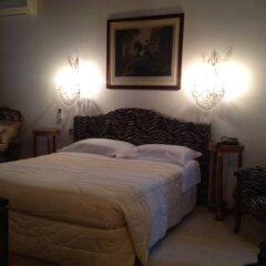 Отель Country House Casino di Caccia сейф в номере