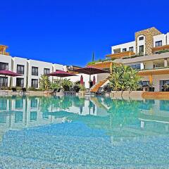 Отель Ramada Resort Bodrum бассейн