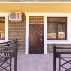 Апартаменты More Apartments na Khadyzhenskoy 65A (2) Сочи вид на фасад фото 3