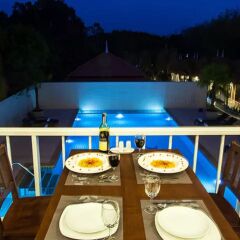 Отель Lux Family Villas балкон